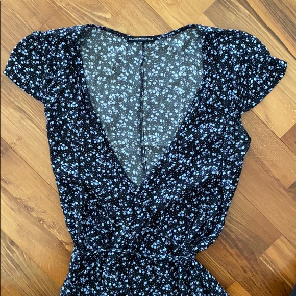Brandy Melville Navy short sleeve wrap dress - Picture 4 of 8